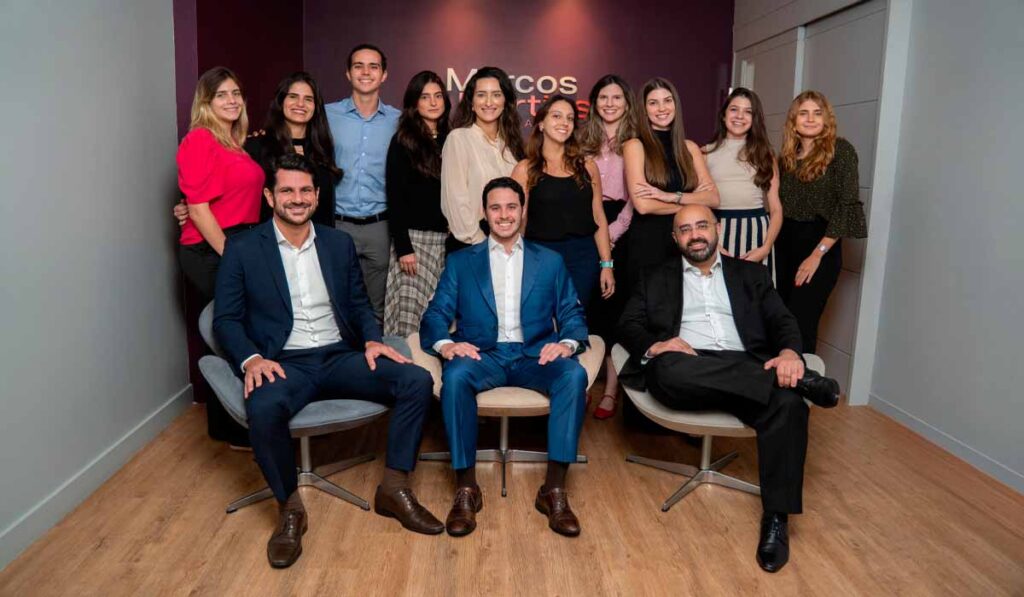 Marcos Martins Advogados e Arbach Farhat.